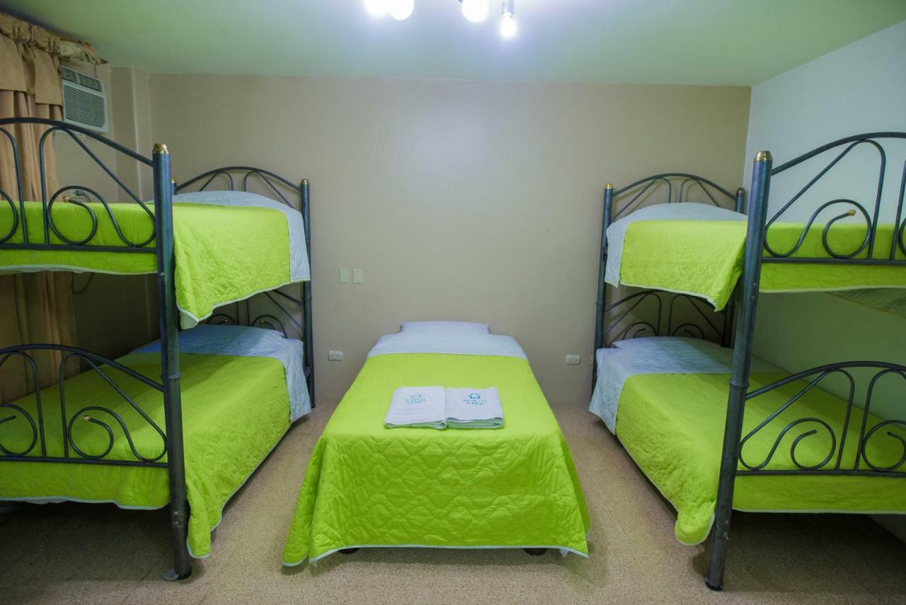 North Star Hostal กวายากิล ภายนอก รูปภาพ